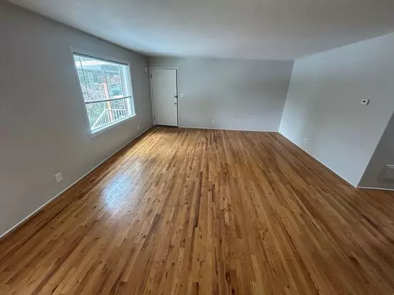 921 S Monroe Apartment for rent in Spokane, WA