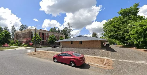 607 C Street In Cheney Near Ewu Campus! Apartment for rent in Cheney, WA