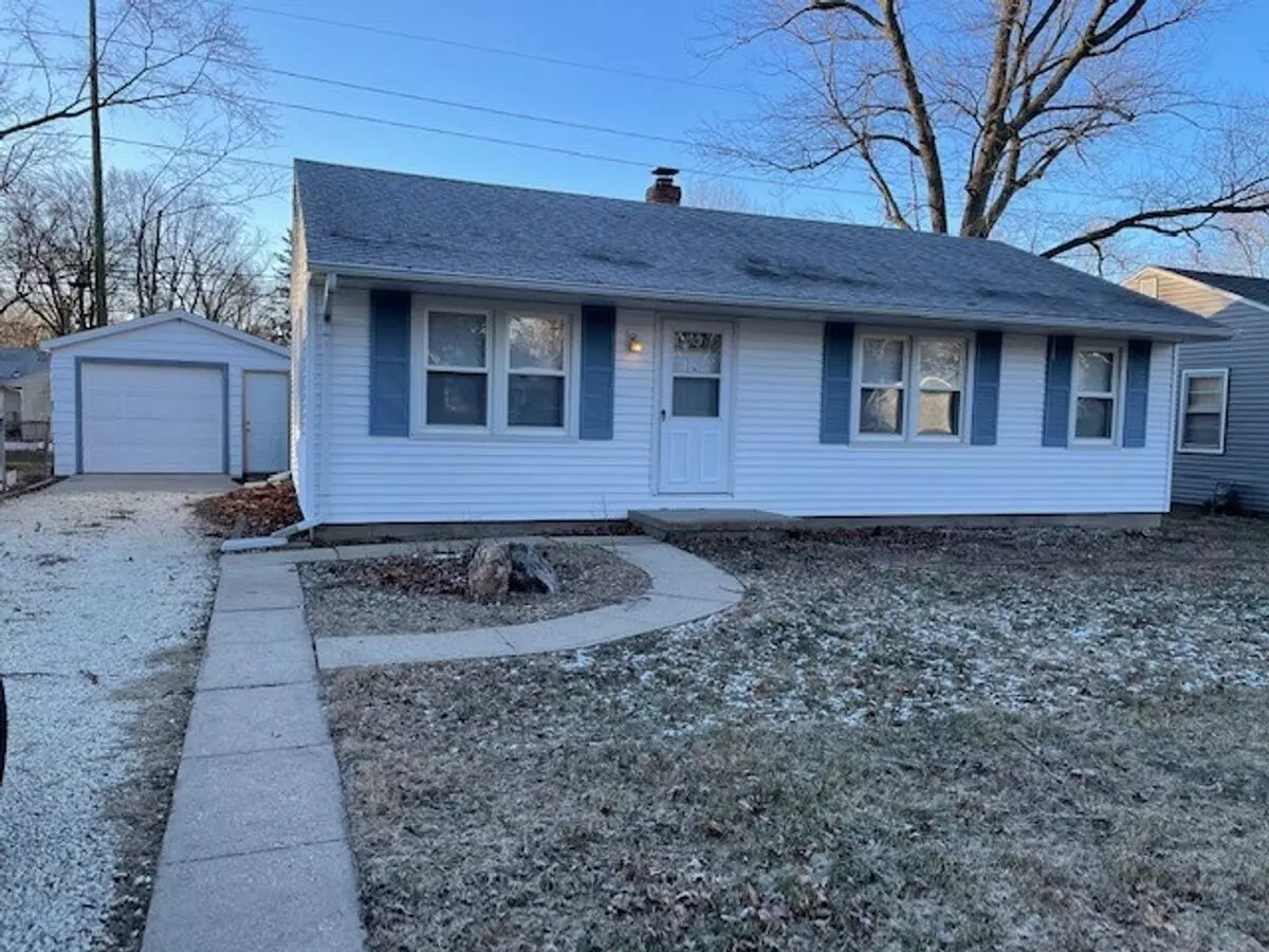 3 Bedroom Home Available For Lease! House for rent in Champaign, IL