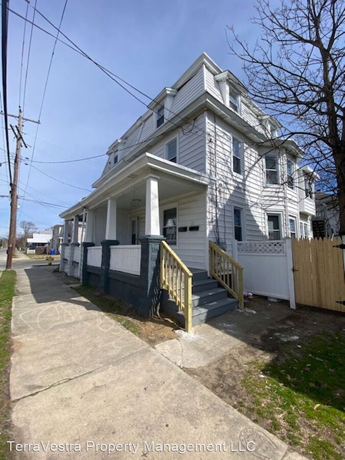 715 Buck St Millville, NJ Apartment for Rent Rentable
