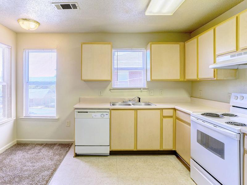 Hallmark at the Park Apartments 814 17Th Ave Nashville, TN