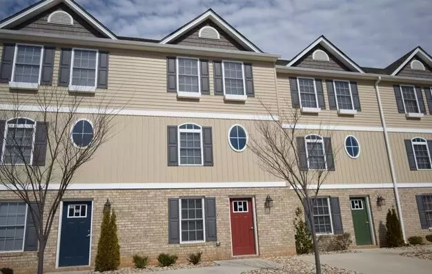 4 Br, 3.5 Ba Tavern Grove Townhouse Apartment for rent in Lynchburg, VA