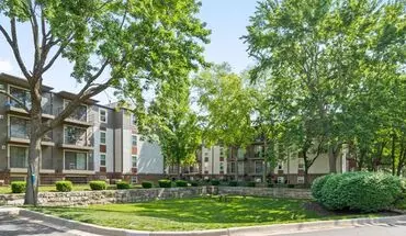 3 of 13 Highpointe Apartments Apartment for rent in Overland Park, KS