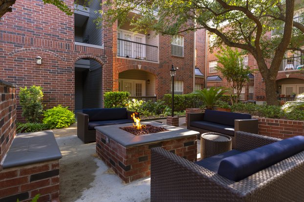 The Inverness Apartment for rent in Houston, TX