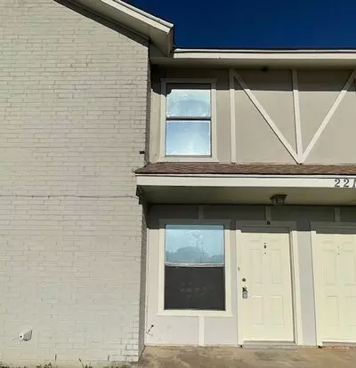 221 Meadow Court Unit B Apartment for rent in Keller, TX