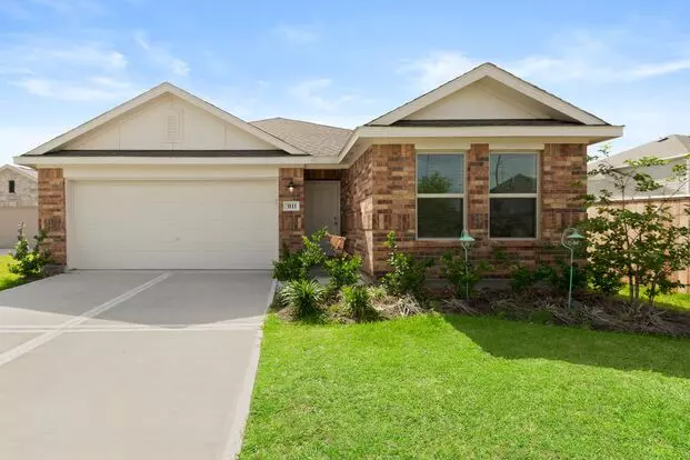 Charming Home With Space To Grow In A Welcoming Community Apartment for rent in Rosenberg, TX