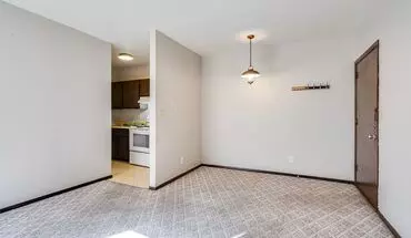 3 of 12 518/524 Isabella Apartment for rent in Neenah, WI