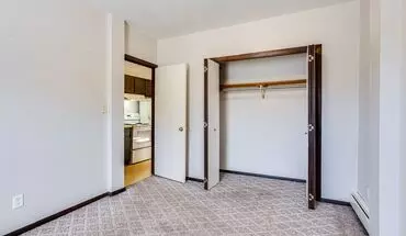 5 of 12 518/524 Isabella Apartment for rent in Neenah, WI