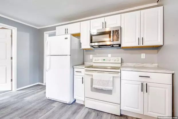 547 Ceape Ave Apartment for rent in Oshkosh, WI
