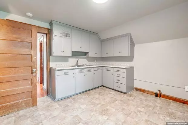 714 S Memorial Dr Apartment for rent in Appleton, WI