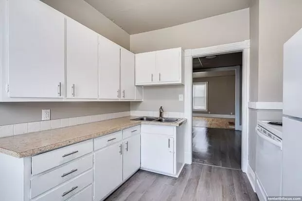 924 W 5th St Apartment for rent in Appleton, WI