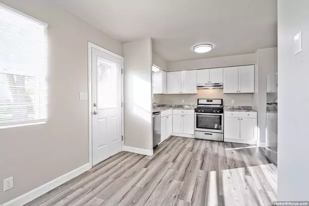 419- 457 N. Westfield St. / 1702 - 1704 Lombard Ave. Apartment for rent in Oshkosh, WI 419- 457 N. Westfield St. / 1702 - 1704 Lombard Ave. Apartment for rent in Oshkosh, WI