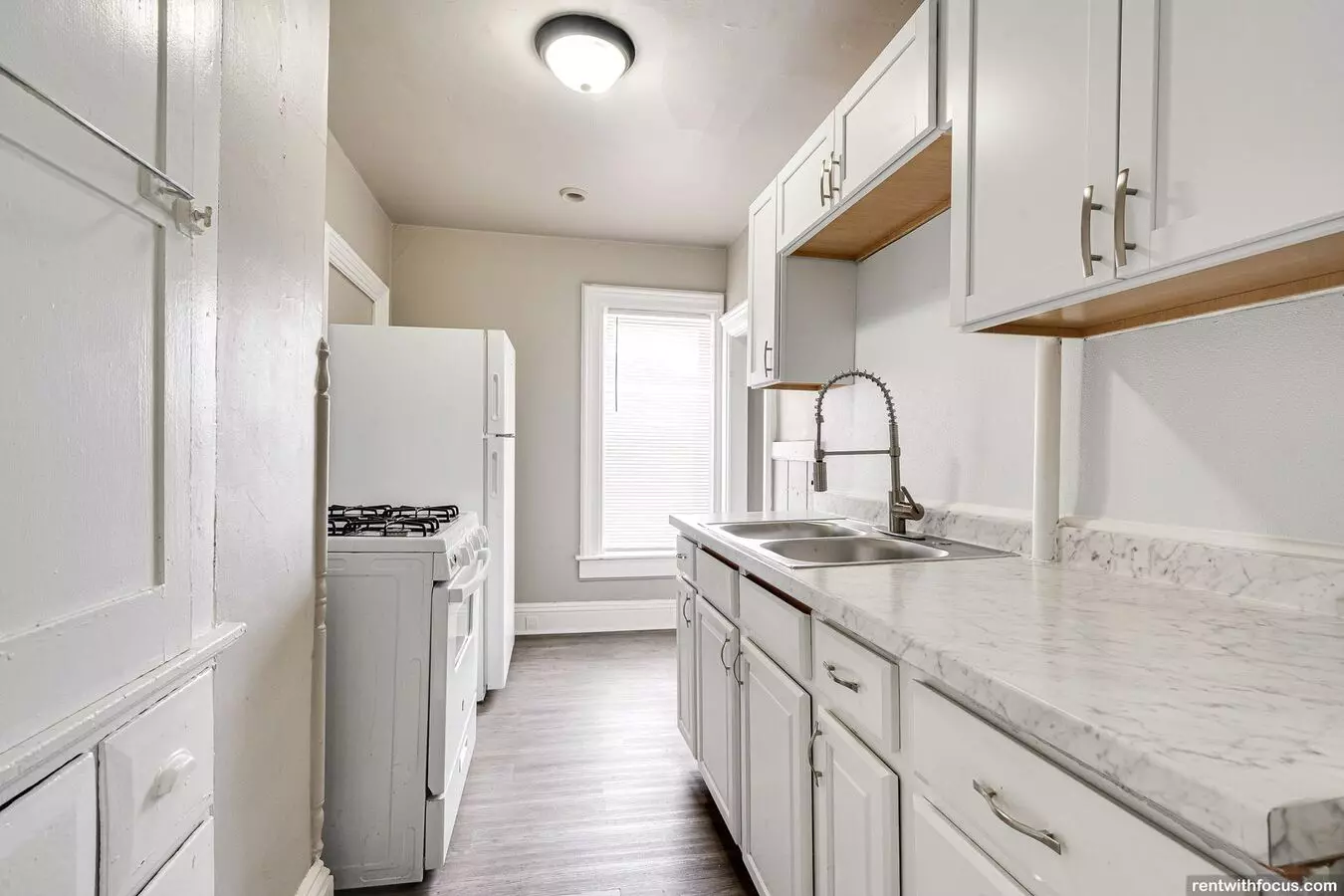 818/818a Bowen St Apartment for rent in Oshkosh, WI
