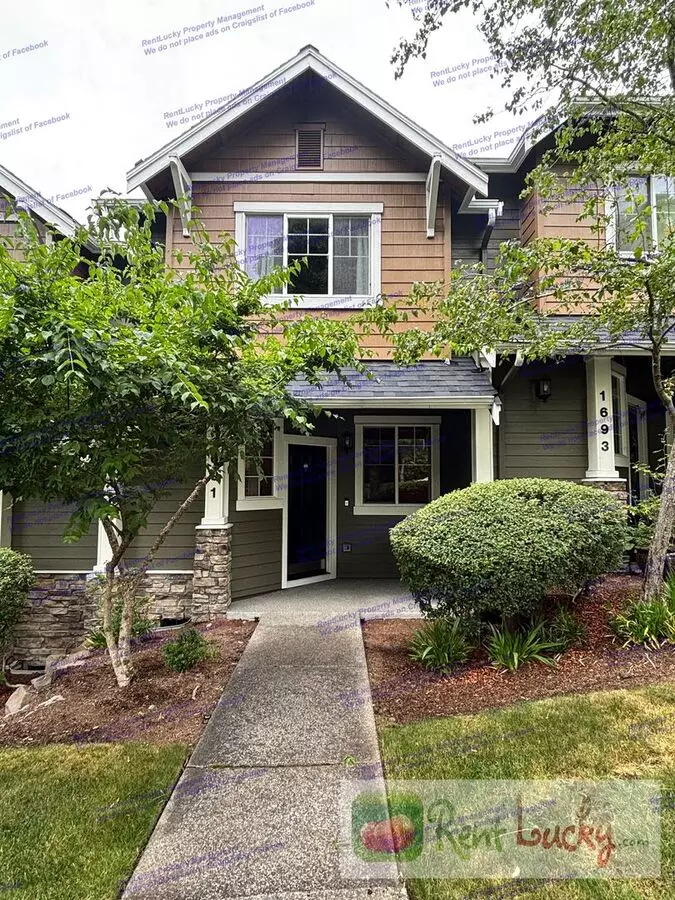 Stylish Townhome In Issaquah Highlands | Mountain Views & Walkable Living House for rent in Issaquah, WA