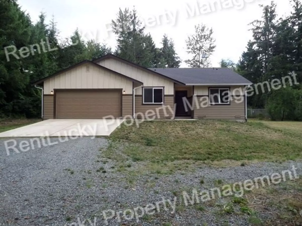 Fantastic Newer 3 Bedroom, 2 Bath Home On Acreage In Graham!! House for rent in Graham, WA