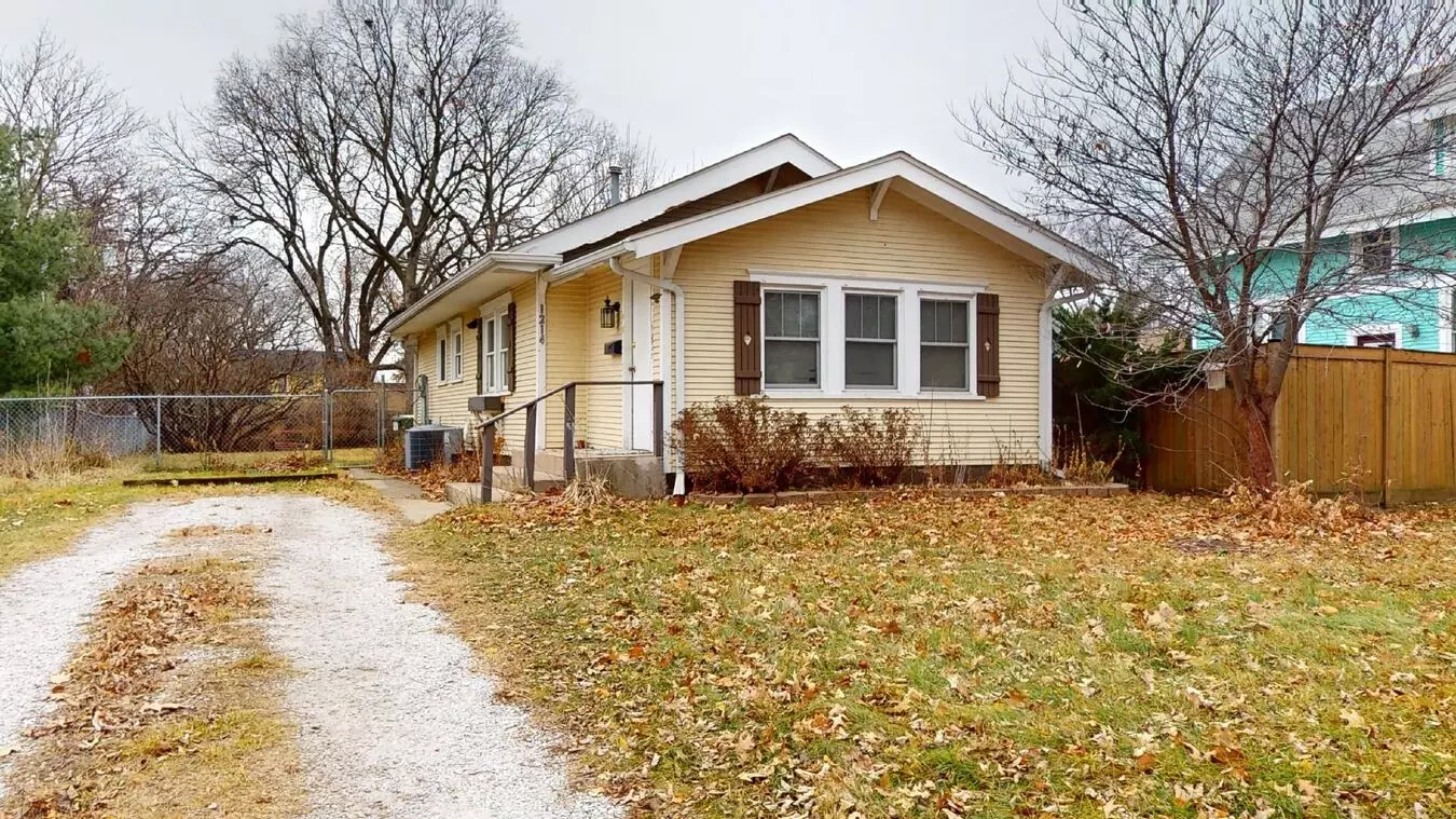 Available August 1st - Cute 2 Bedroom House In West Ames W/ Fenced Backyard-1214 N 3rd St House for rent in Ames, IA