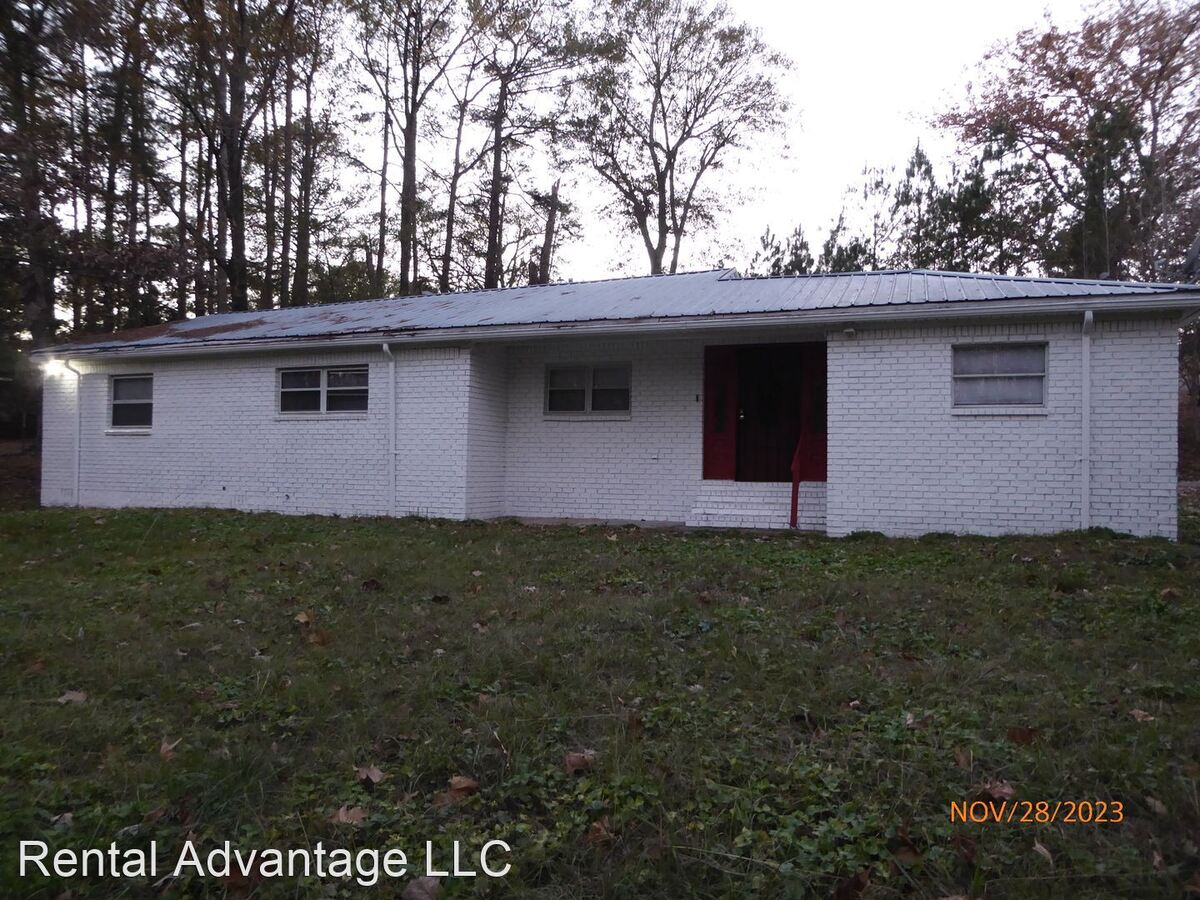 230 W Lake Dr Bessemer, AL House for Rent Rentable