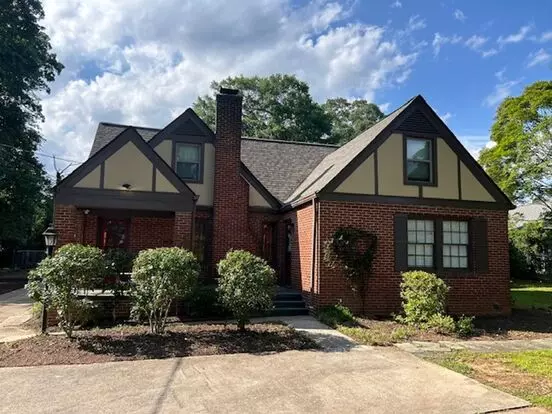 Welcome To 670 Ridgewood Avenue. Apartment for rent in Gainesville, GA