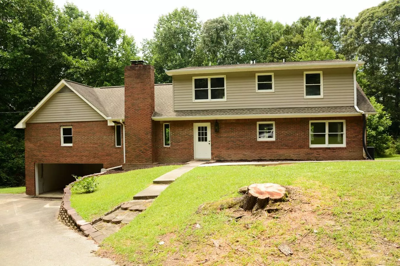 3 Bed, 2 Bath Home In Flowery Branch, Ga House for rent in Flowery Branch, GA