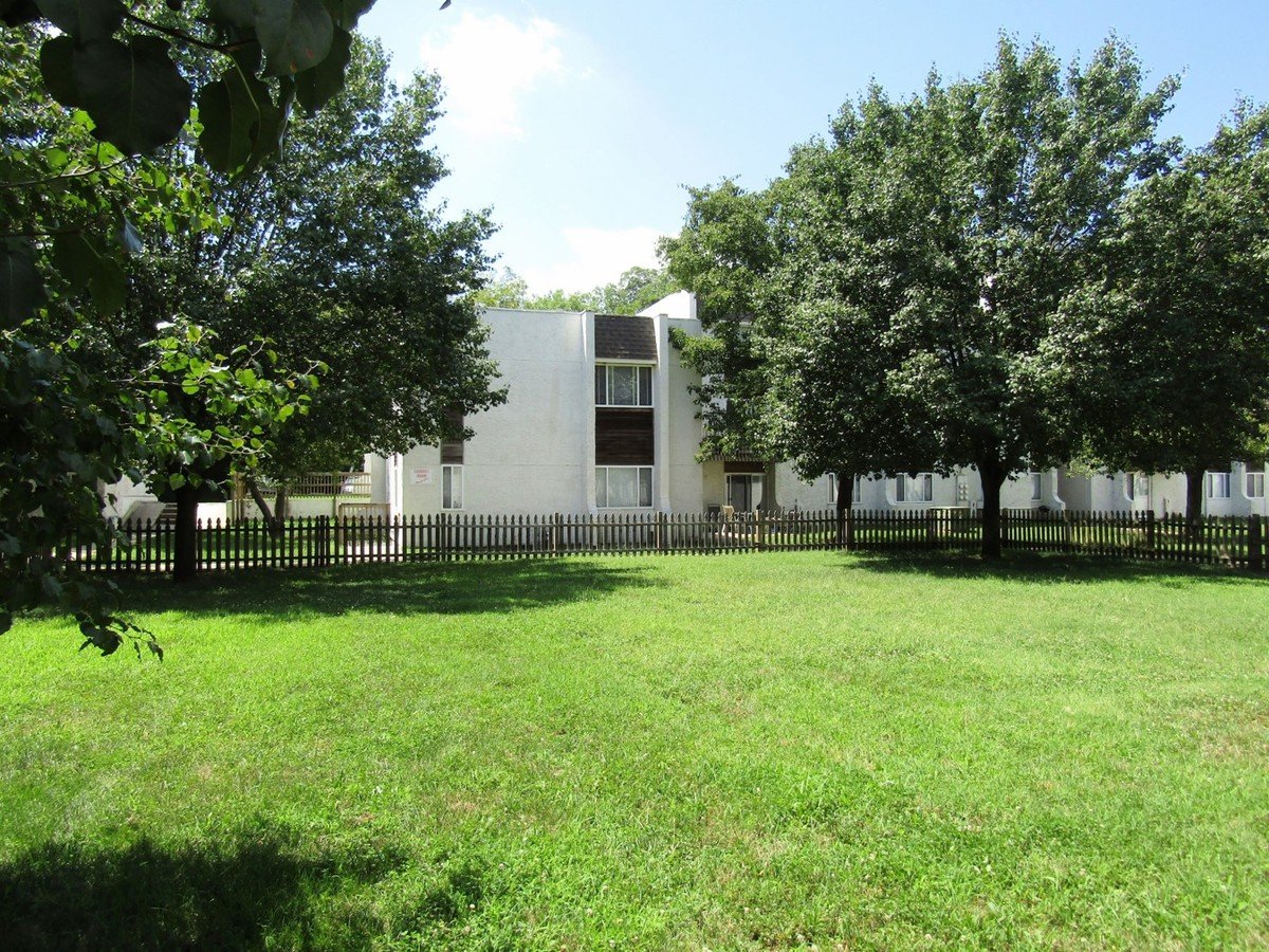 Courtyard Apartments Kansas City, MO