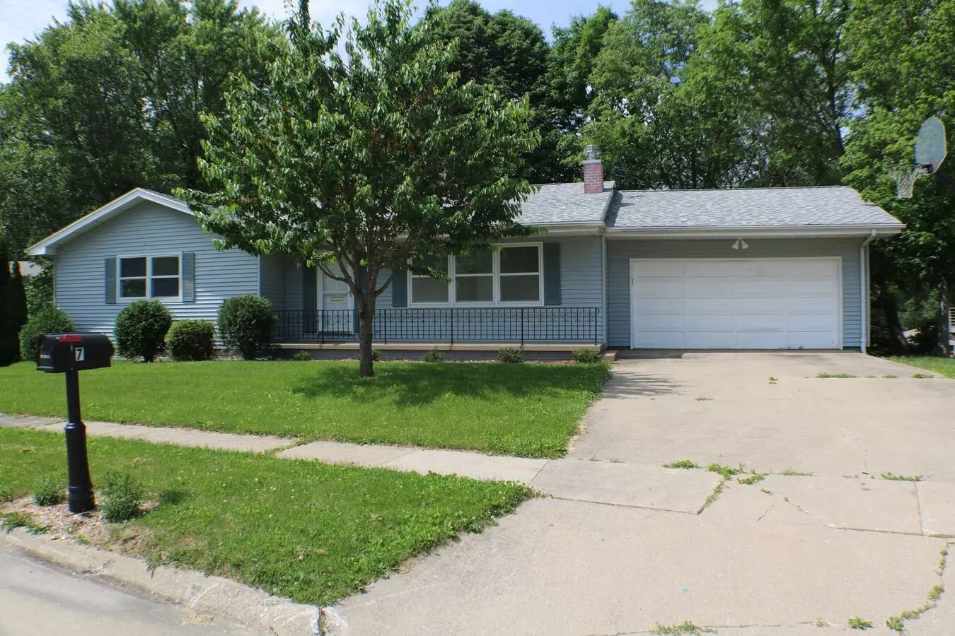 $2,300 | 3 Bedroom, 3 Bathroom House | No Pets | Available for July 1, 2025 Move In! House for rent in Iowa City, IA