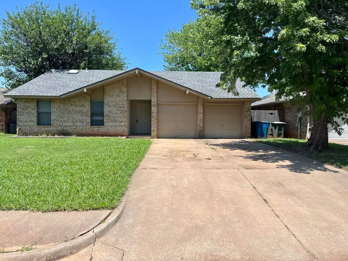 Cozy 3-bed 2-bath In Edmond House for rent in Edmond, OK