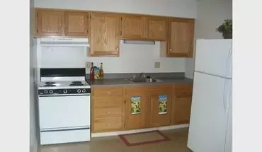 3 of 5 Newfield Towers Apartment for rent in Middletown, CT