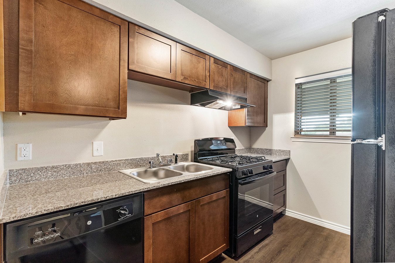 Villa Americana Apartments 5901 Selinsky Rd Houston, TX