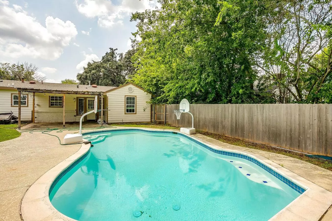 Hidden Gem With A Modern Vibes And Pool Near Tcu! House for rent in Fort Worth, TX