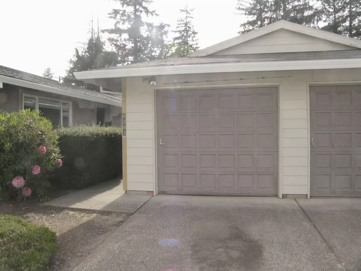 9303 & 9305 SW 91St Ave Apartment for rent in Portland, OR