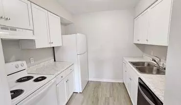 5 of 9 6063 Briarcliff Path Apartment for rent in Kalamazoo, MI