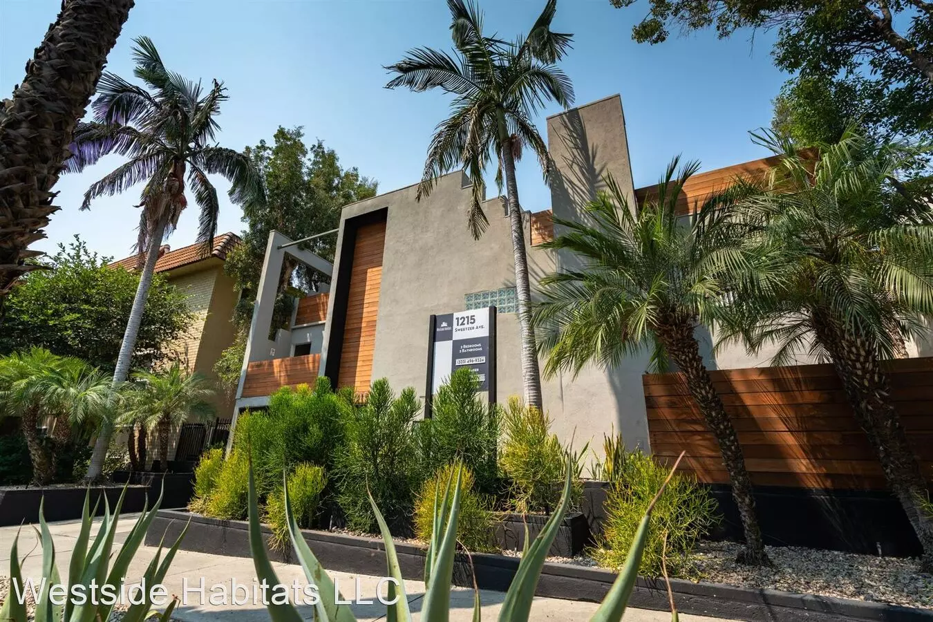 1215 N Sweetzer Ave Apartment for rent in West Hollywood, CA