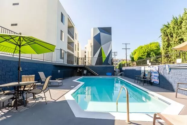 5235 Kester Ave Apartment for rent in Sherman Oaks, CA