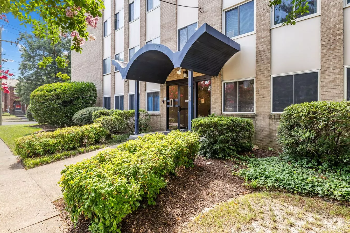 Quiet Norfolk Condo – Utilities & Parking Included! Apartment for rent in Norfolk, VA