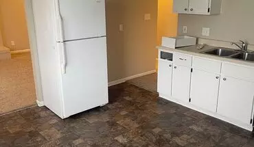 5 of 12 2106 E Caulder Ave Apartment for rent in Des Moines, IA