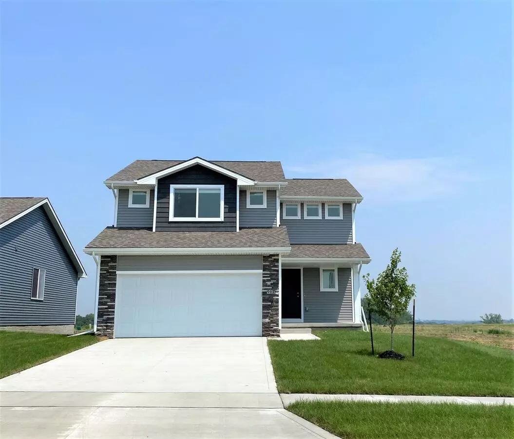 Newer Build Home In Beautiful Norwalk! Huge Finished Basement! House for rent in Norwalk, IA