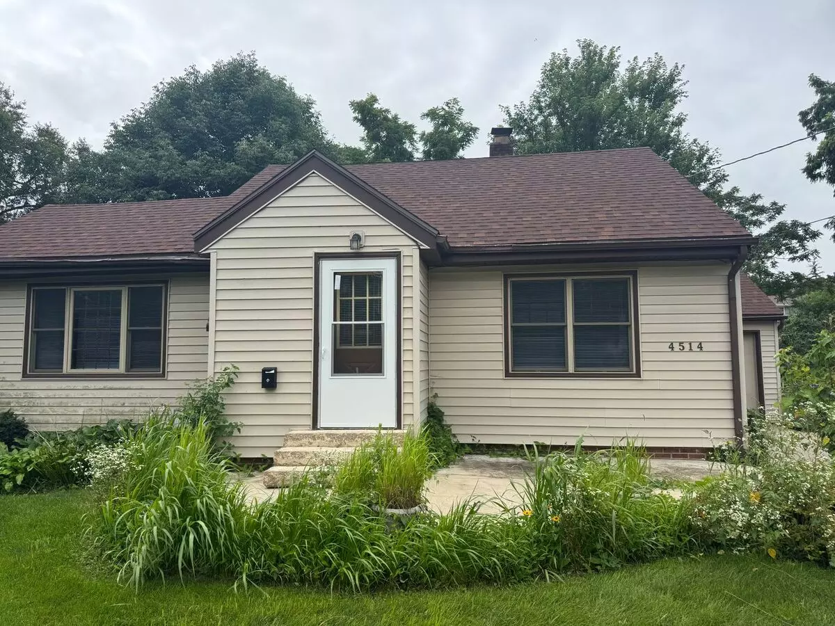 Great Little Home Without The High Price! House for rent in Des Moines, IA