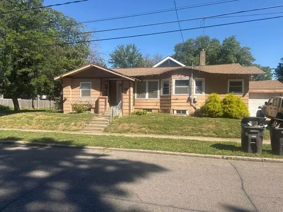 Updated 3 Bedroom Home With Huge Basement! Apartment for rent in Des Moines, IA Updated 3 Bedroom Home With Huge Basement! Apartment for rent in Des Moines, IA