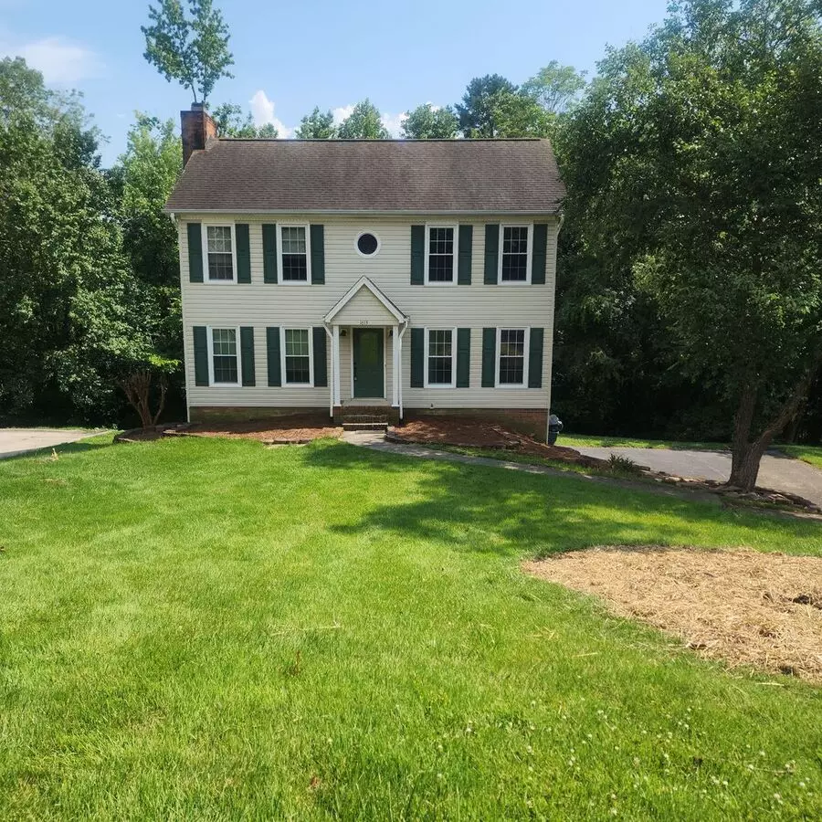 1613 Round Hill Cir House for rent in Kernersville, NC