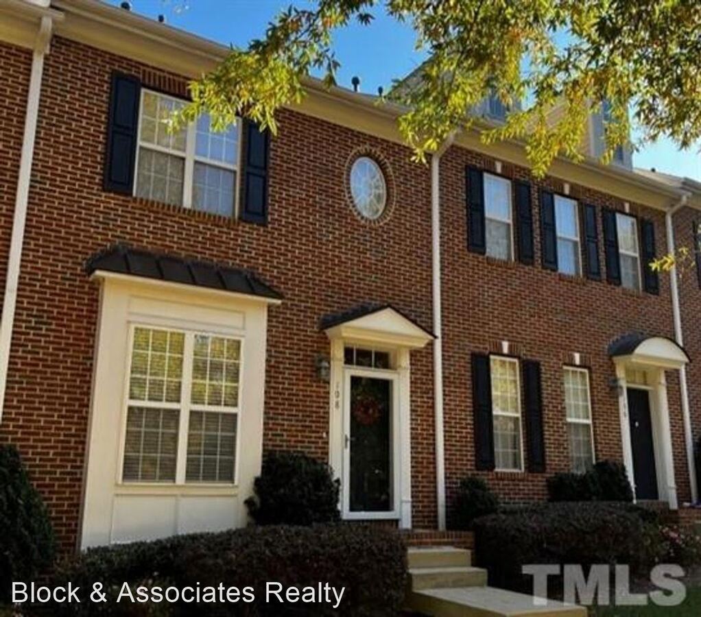 108 W Savannah Ridge Rd Holly Springs, NC House for Rent