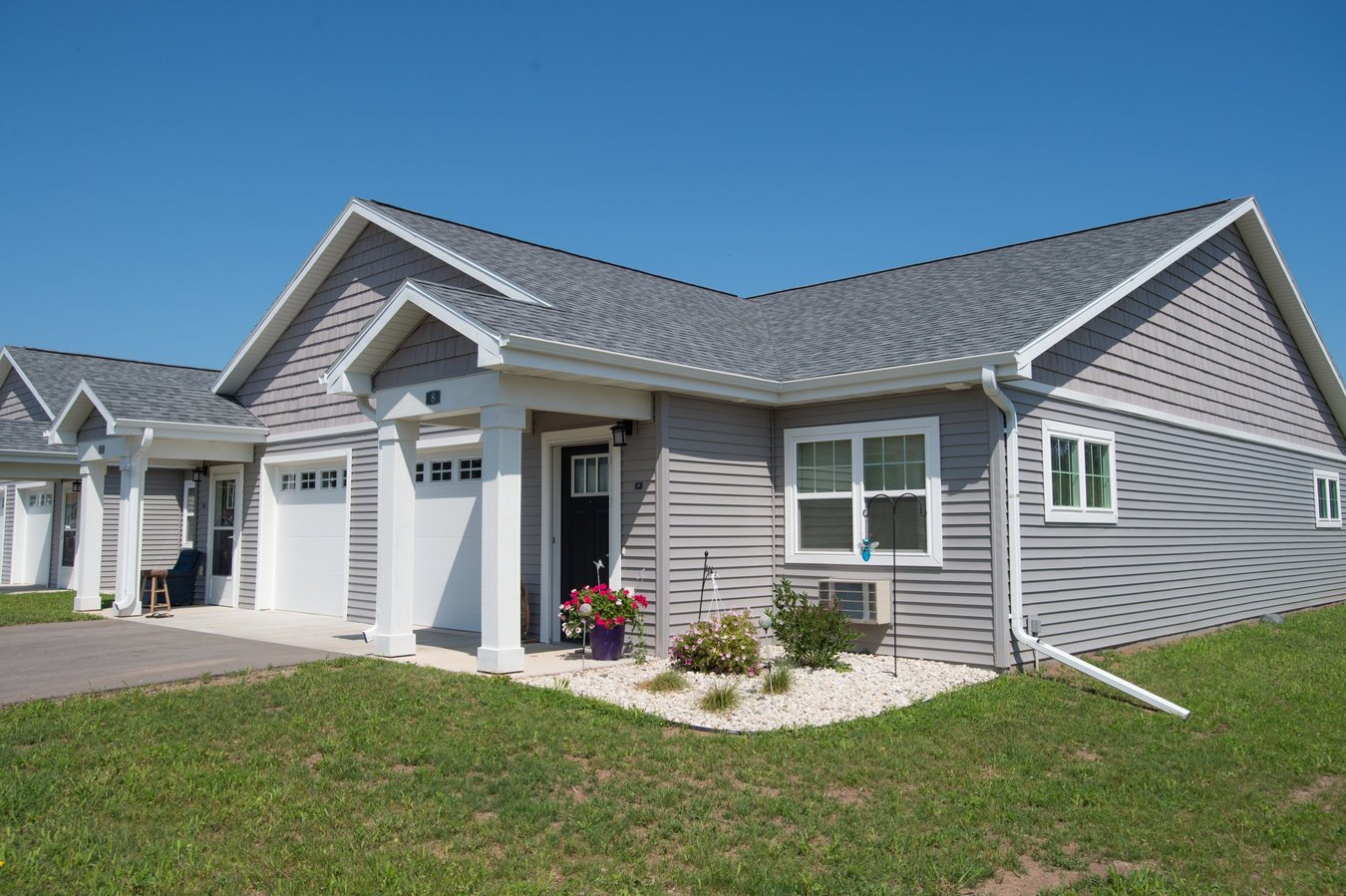 Beacon Avenue Cottages Apartments New London, WI Rentable