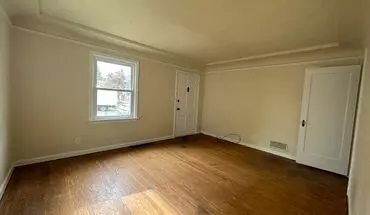 5 of 11 Charming 2 Bedroom Home With A Large Fenced-in Backyard! House for rent in Portland, OR
