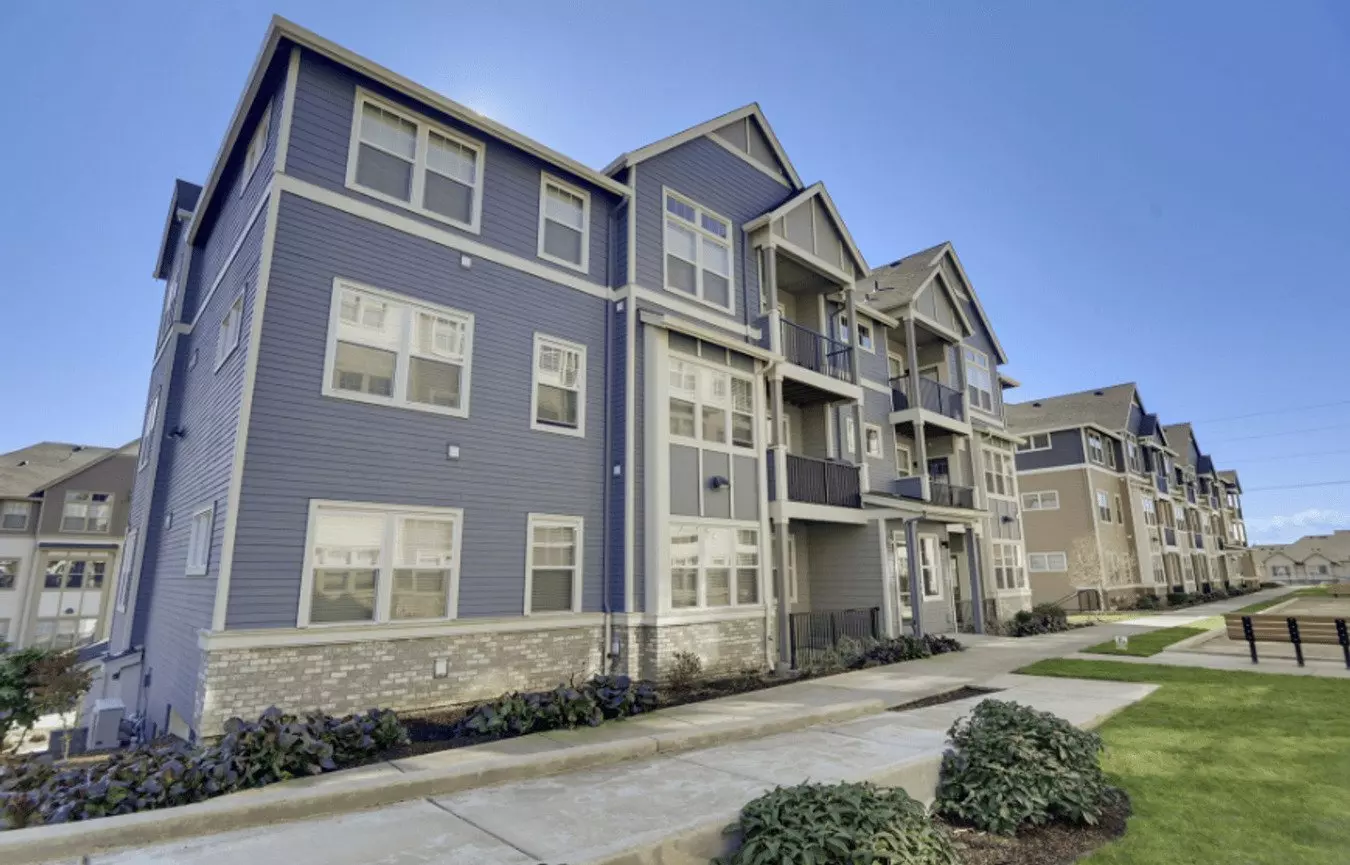 Modern Ground-level Condo In River Terrace With Pool, Gym & Courtyard Views House for rent in Beaverton, OR