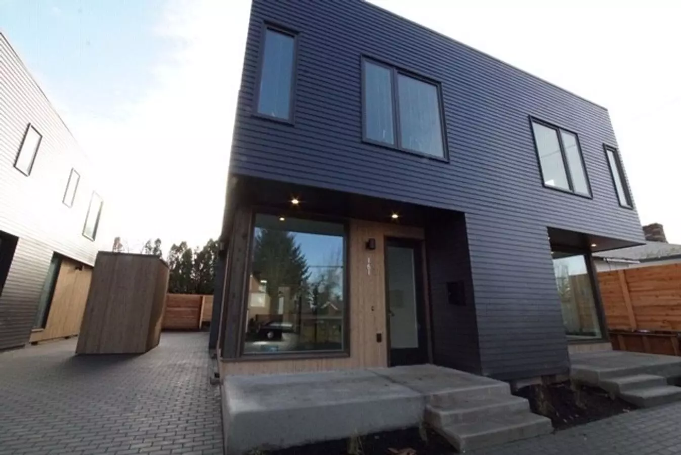 Beautiful 2bd/2.5ba North Portland Townhome! Weil Bixby Architecture - 1516Sqft House for rent in Portland, OR