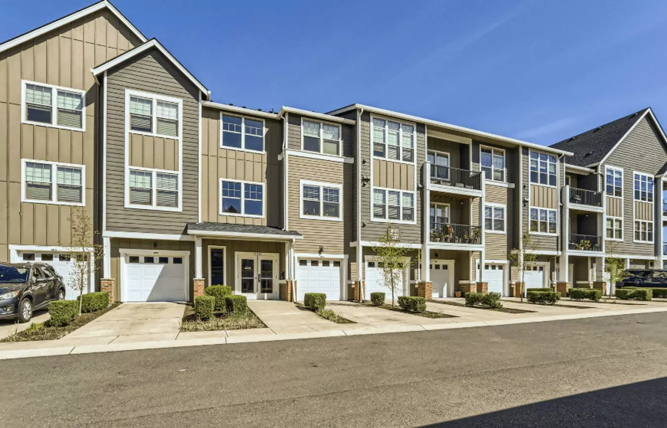 Beautifully Updated Bethany Condo With Private Patio Backing To Greenspace & Prime Location! House for rent in Portland, OR