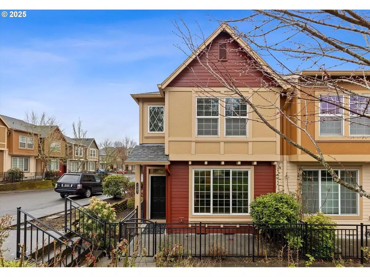 Stylish 3-bedroom Home With Pool, Clubhouse & Playground House for rent in Beaverton, OR