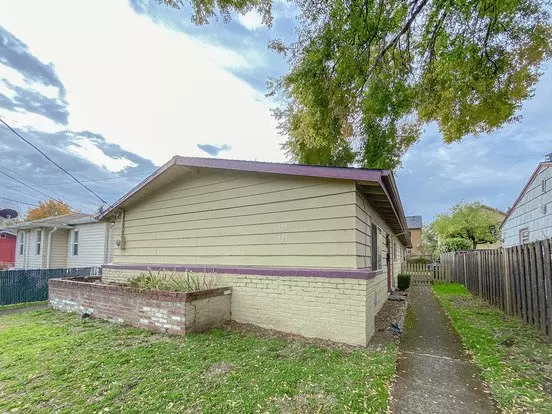 6919 And 6923 SE 87Th Apartment for rent in Portland, OR