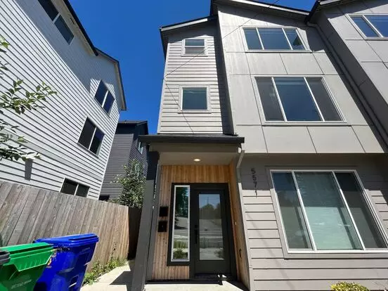 Beautiful 4bd + 3ba Home In North Portland!! A/c And Hardwood Flooring!! Apartment for rent in Portland, OR