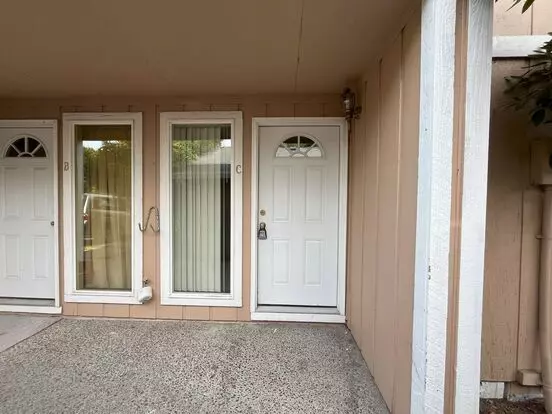 Rock Creek 4-plex Unit - 2 Bedrooms 1.5 Baths, 1,050 Sq. Ft Includes 1 Car Detached Garage!!!!! Apartment for rent in Portland, OR