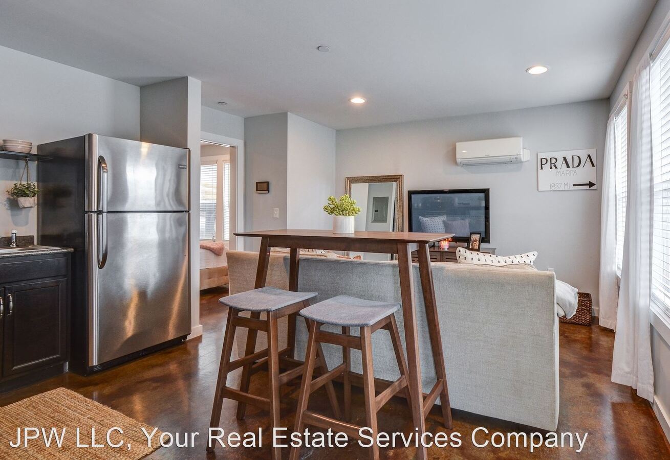 611 Madison St Clarksville, TN Apartment for Rent Rentable